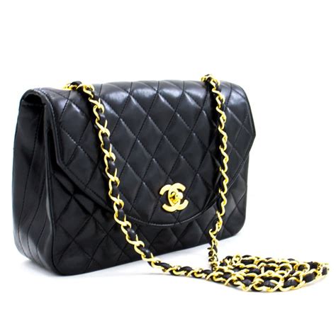 borsetto tracolla coco chanel|moda chanel borse.